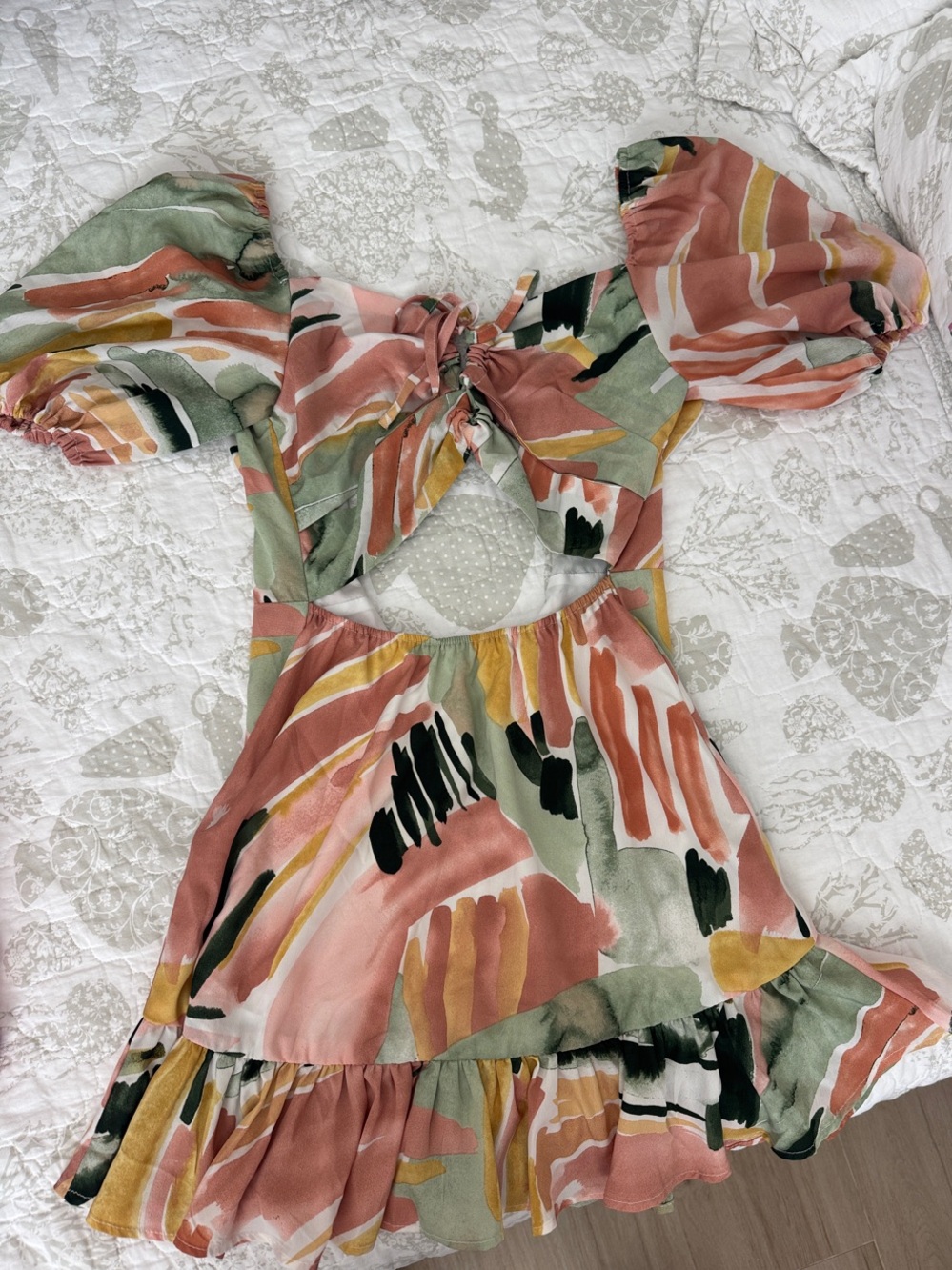 SHEIN Pink Green Abstract Cutout Mini Dress with Puff Sleeves